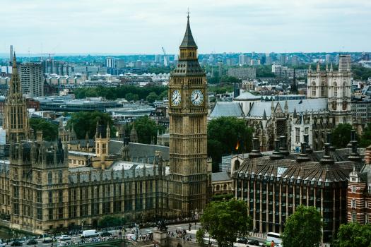 A photograph of Big Ben and Parliament